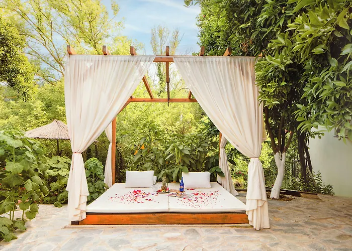 Orange Garden Hotel *